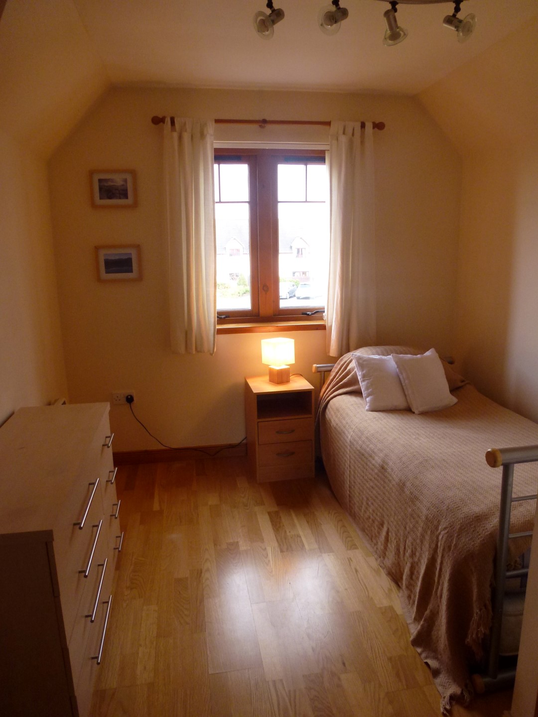 24munrobedroom3.jpg 24munrobedroom3.jpg