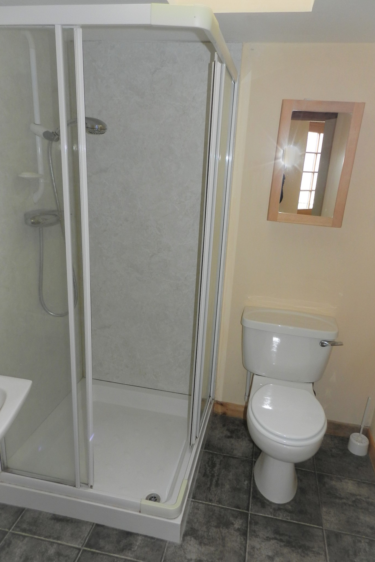 lochdhu_ensuite.jpg lochdhu_ensuite.jpg