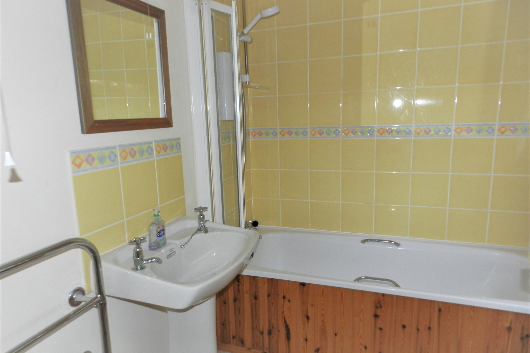 lochdhu_bathroom.jpg lochdhu_bathroom.jpg